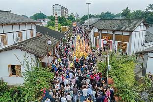 迪亚斯本场数据：1关键传球3过人成功&8次地面对抗成功，评分7.1